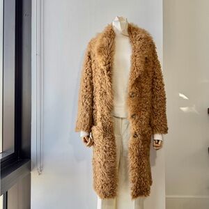 ZADIG & VOLTAIRE
Women's caramel sheepskin coat.